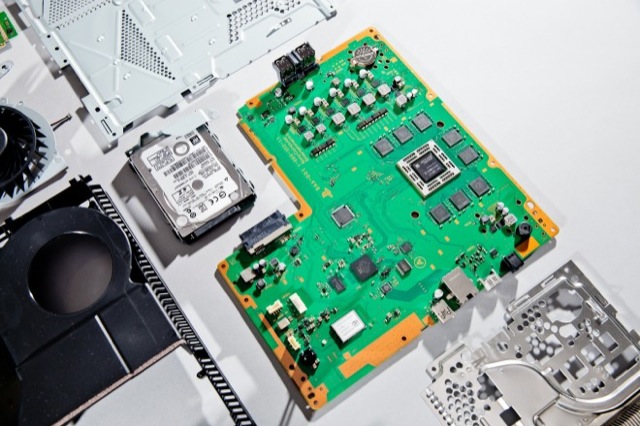 Here’s The PlayStation 4, Taken Apart And Dissected