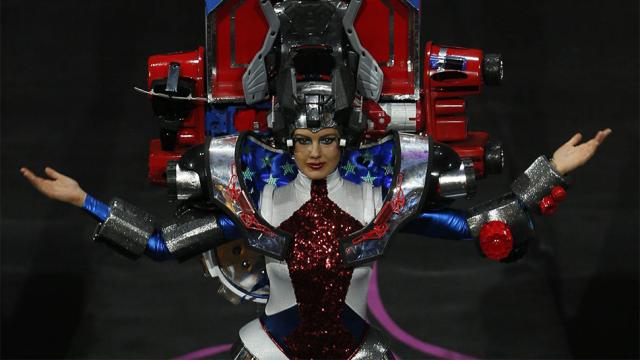 Miss Universe Contest Interrupted By Transformers Cosplay (Huh?)