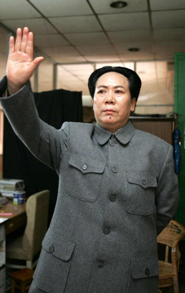 Chinese Housewife’s Mao Zedong Cosplay Will Blow Your Mind