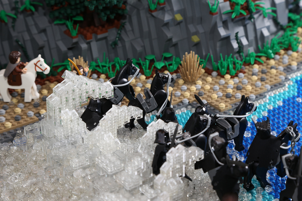 Epic LEGO Lord Of The Rings Diorama Took 200,000 Bricks To Build
