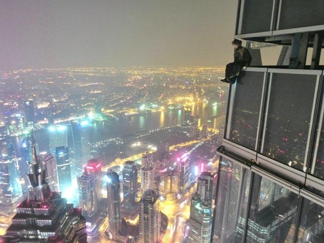 Two Chinese Guys Copied That Insane Shanghai Tower Climb