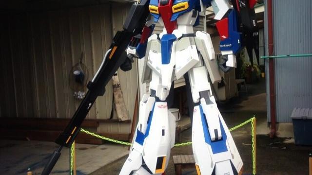 Man Builds Huge Gundam To Delight Grandchild, Kid Isn’t Impressed