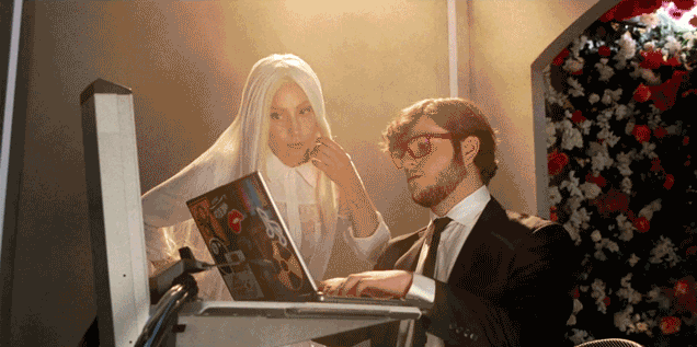 Lady Gaga Loves Minecraft
