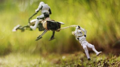Cool Macroshots Show The Dramatic Adventures Of Star Wars Figurines