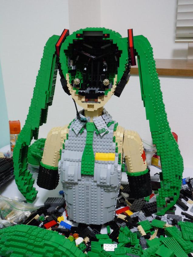 LEGO Builder Creates Life-Sized Hatsune Miku Statue