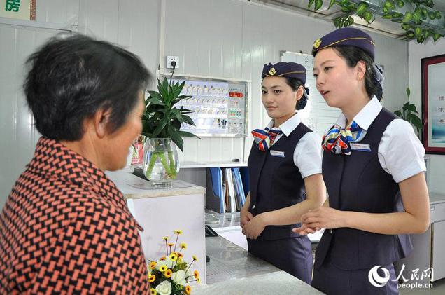 Nurses Cosplay As Flight Attendants At A Chinese Hospital