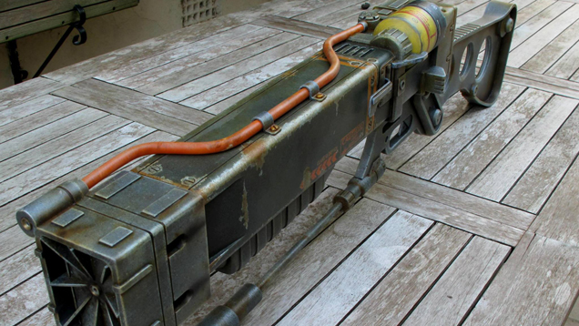 Fan-Made Fallout Laser Rifle Is Every Cosplayer’s Dream
