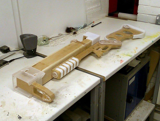 Fan-Made Fallout Laser Rifle Is Every Cosplayer’s Dream
