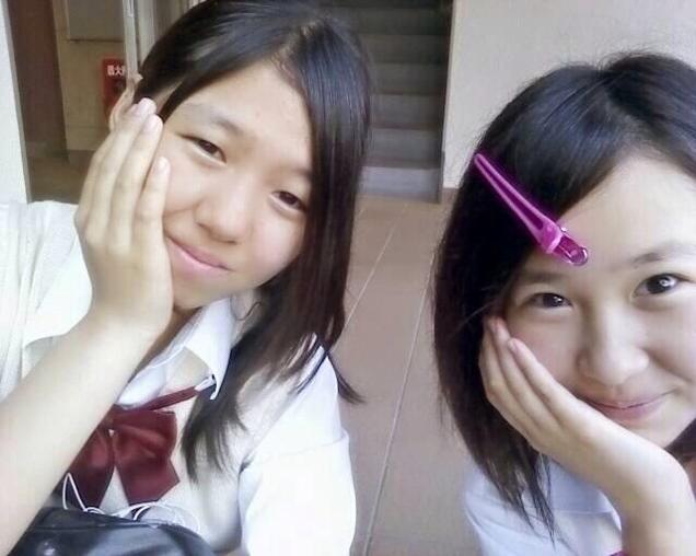 Japanese Photo Trend: Pretend Toothaches