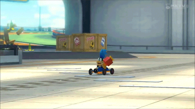 Watch Someone Use Mario Kart 8’s Super Horn Like A Total Jerk
