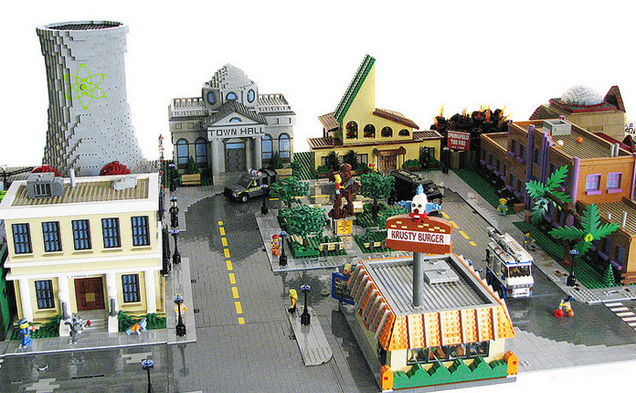 Springfield From The Simpsons, Rebuilt As A LEGO Town