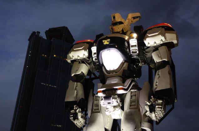 Giant Patlabor Mecha Withstands A Real Typhoon