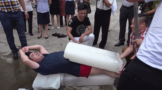 Chinese Billionaire Denies Faking An Ice Bucket Challenge