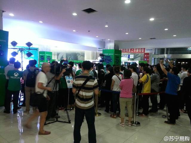 People In China Actually Lined Up For The Xbox One
