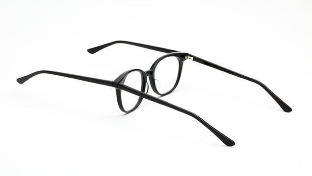 Eye Glasses Designed Especially For Kissing