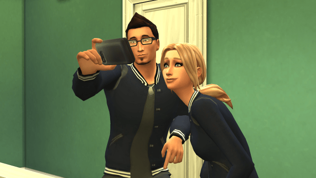 Sims Sure Love Selfies