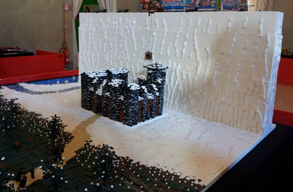 LEGO Westeros Has A Lot Of White Bricks (And A Peeing Tyrion)