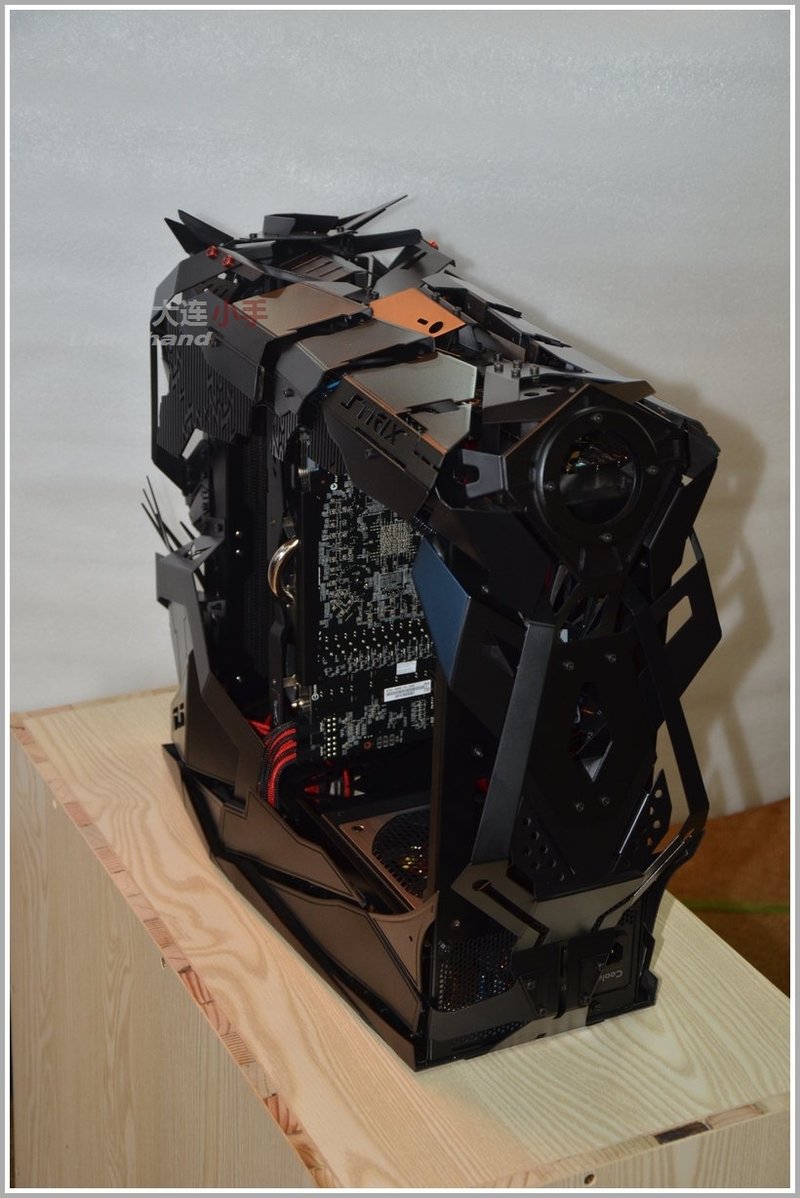 Custom Steel PC Case Looks Like A Weird Transformer