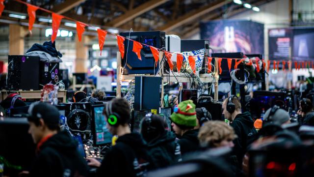 World’s Biggest LAN Party Had Over 22,000 Computers, Looked Awesome