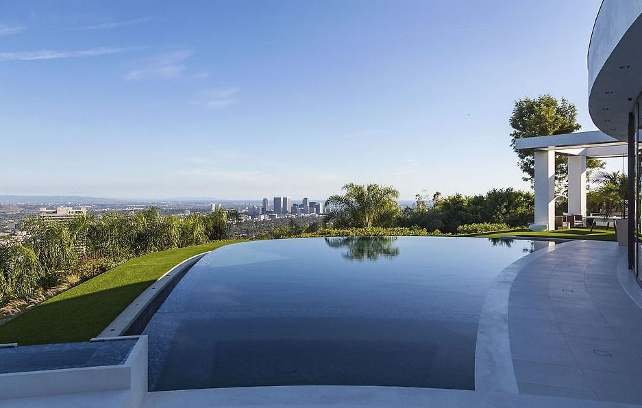 Minecraft’s Creator Buys The Most Expensive House In Beverly Hills