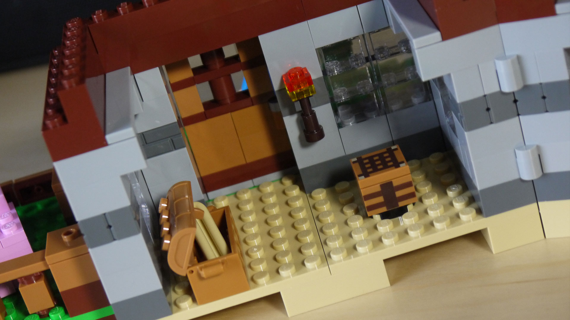 Building LEGO Minecraft Is Much More Fun At Minifig-Scale