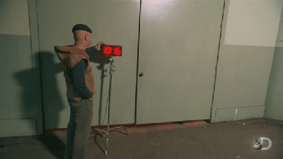 Can A Doom Marine Really Carry Nine Weapons? Mythbusters Finds Out. 
