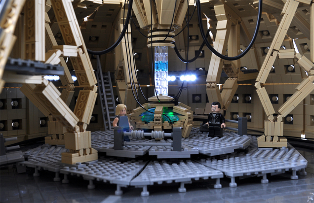 Fan-Built TARDIS Makes The Doctor Who LEGO Set Complete