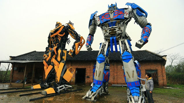 Father And Son Build Giant Transformers Out Of Used Car Parts