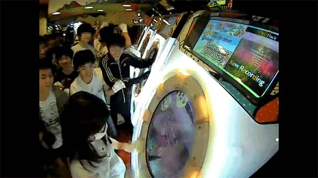 Here’s A Good Time At A Japanese Arcade