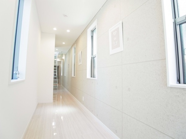 Super-Skinny Japanese House Is One Long Hallway