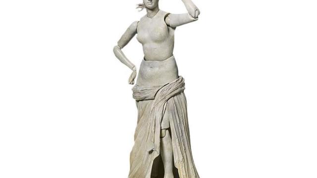Venus De Milo, Now With Arms