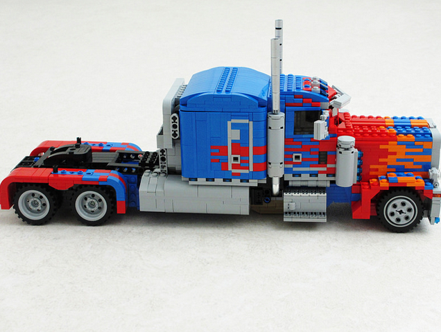 Custom LEGO Optimus Prime Is Huge And Fully Transformable