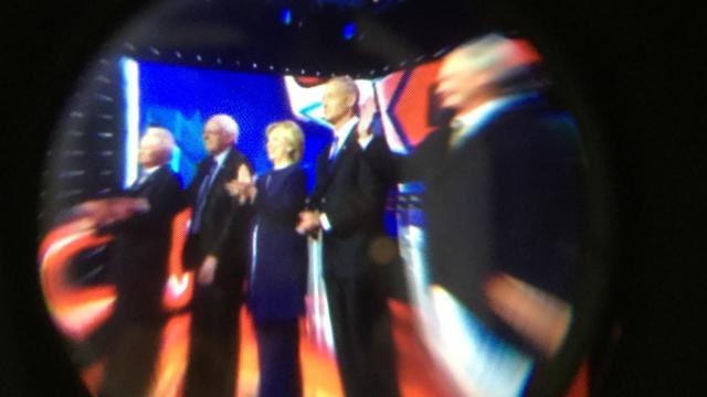 Watching The Democratic Presidential Debate In Virtual Reality Sucked