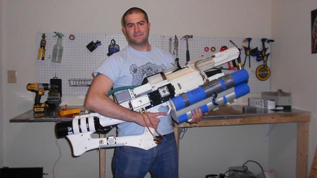 Guy Builds Actual Handheld Railgun