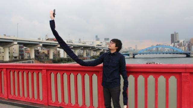 Embarrassed By Selfie Sticks, Man Creates A ‘Selfie Arm’