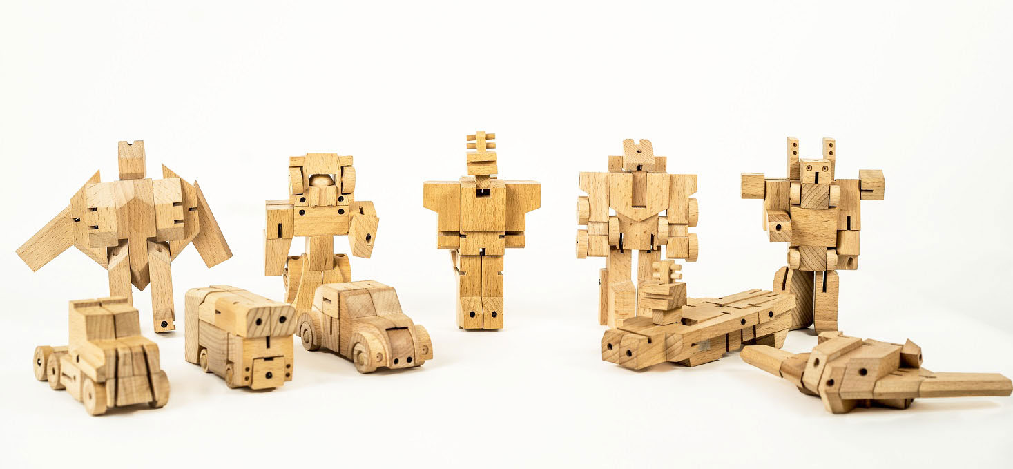 Amazing Wooden Transformers Change Instantly Into Small Chunks Of Tree