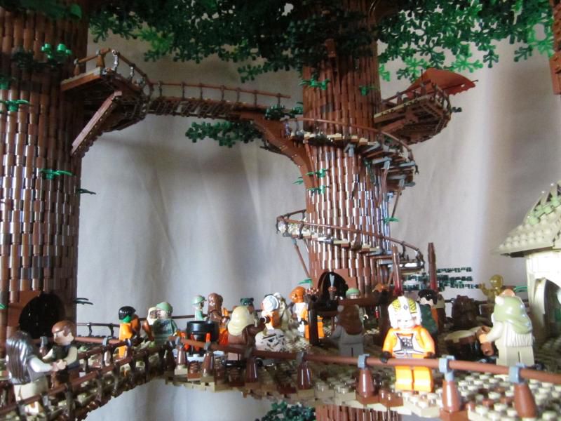 Fan Builds Huge 1m Tall Star Wars Ewok Village