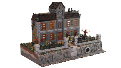 18,000-Piece LEGO Arkham Asylum Has A Cell For Everyone