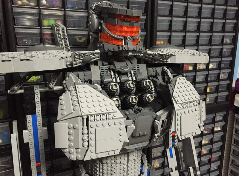 5000-Piece Pacific Rim Jaeger Would Smash Any LEGO Town