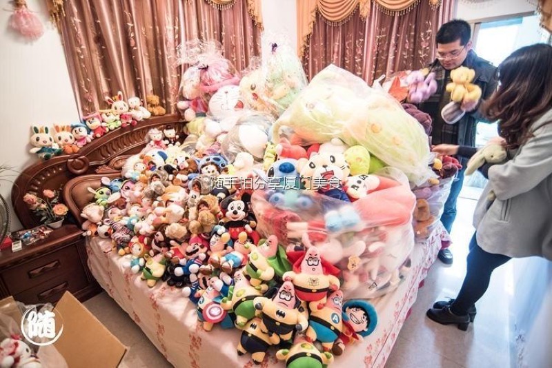 ‘Claw Game God’ Snags Over 3000 Plush Toys In Six Months