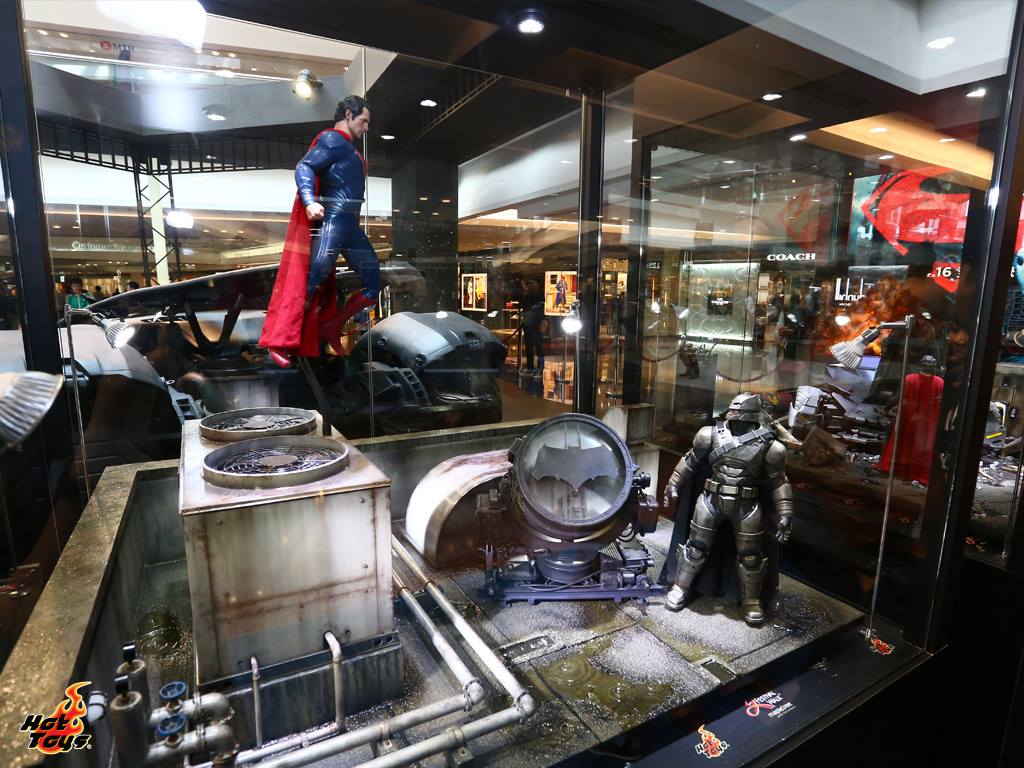 Toy Company Builds Life-Size Wonder Woman, Batmobile