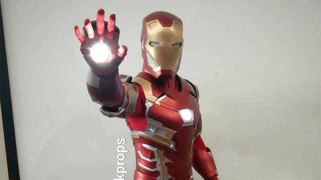 Sweet Iron Man Cosplay, Guy Who Is Not Tony Stark