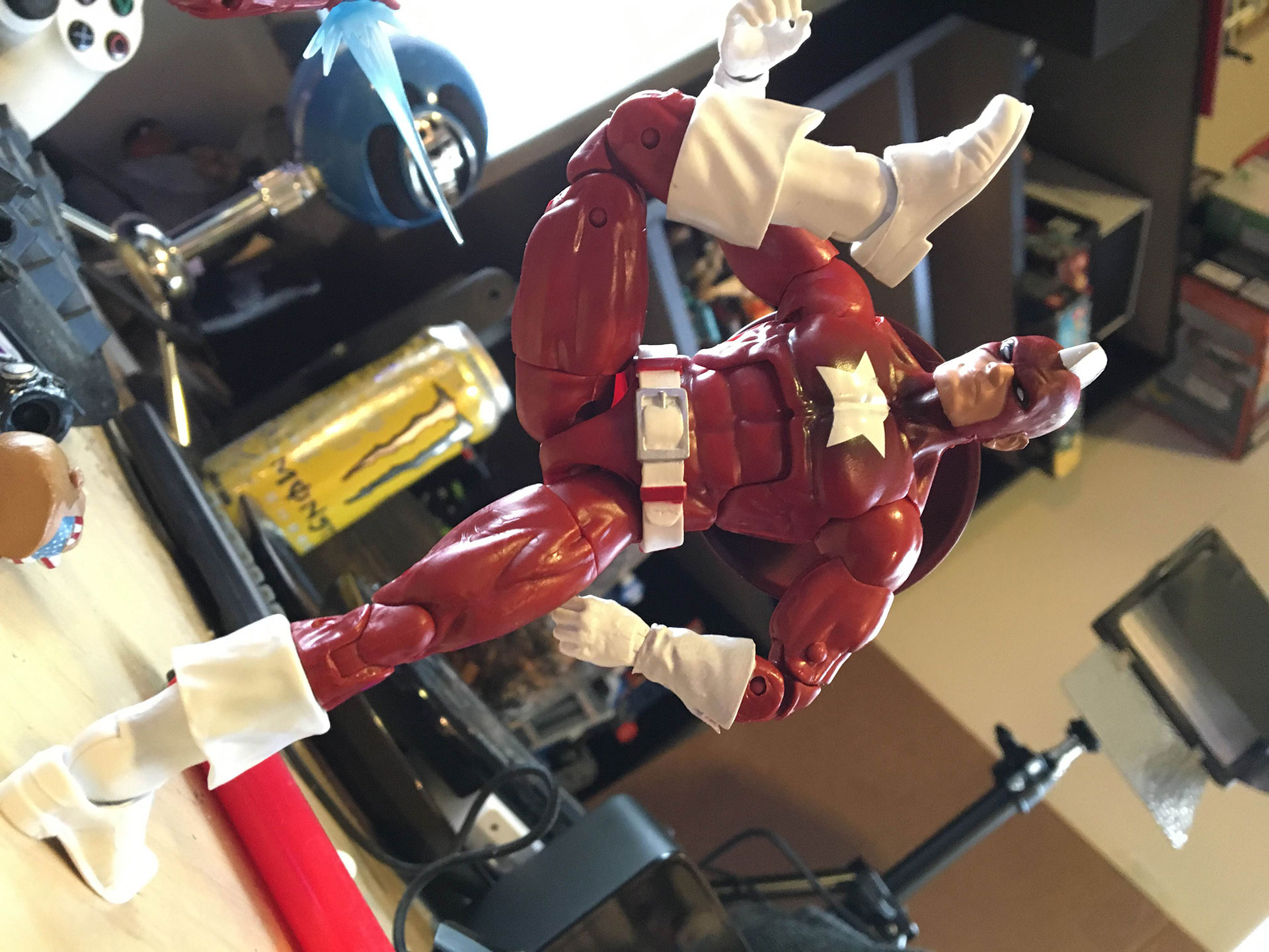 Toy Time Plays With Marvel Legends’ Giant-Man Build-A-Figure Series
