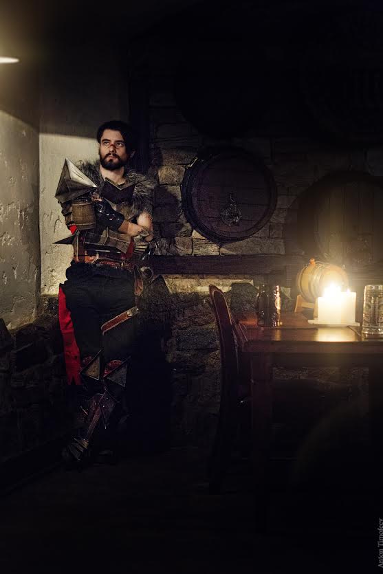 Dragon Age Cosplay Gets Hammered, Makes Out