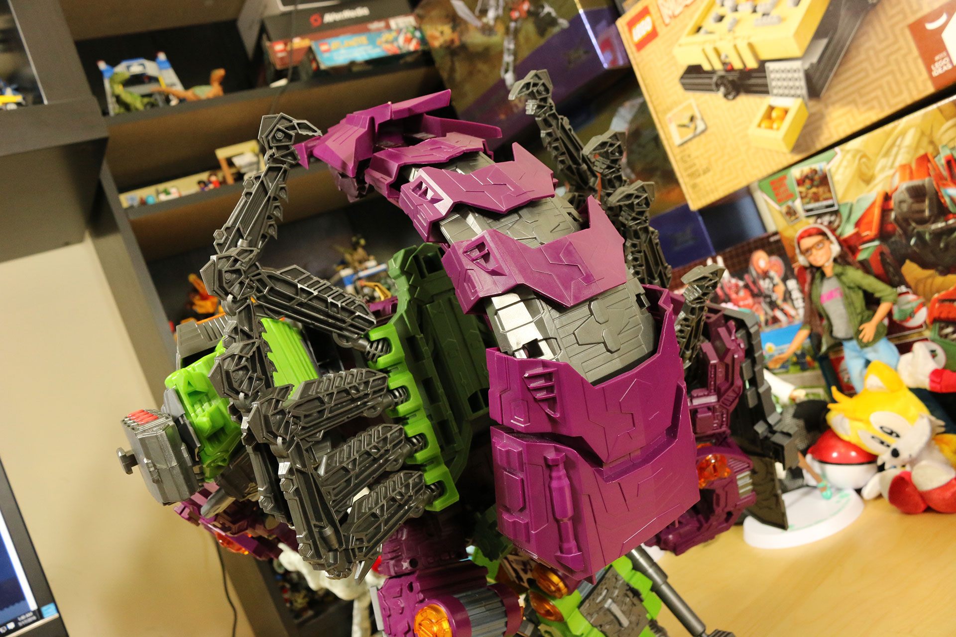 Toy Time Transforms MakeToys’ Pandinus, $400 Worth Of Third-Party Scorponok