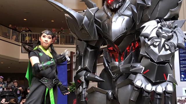 Look At The Size Of This Overwatch Cosplay