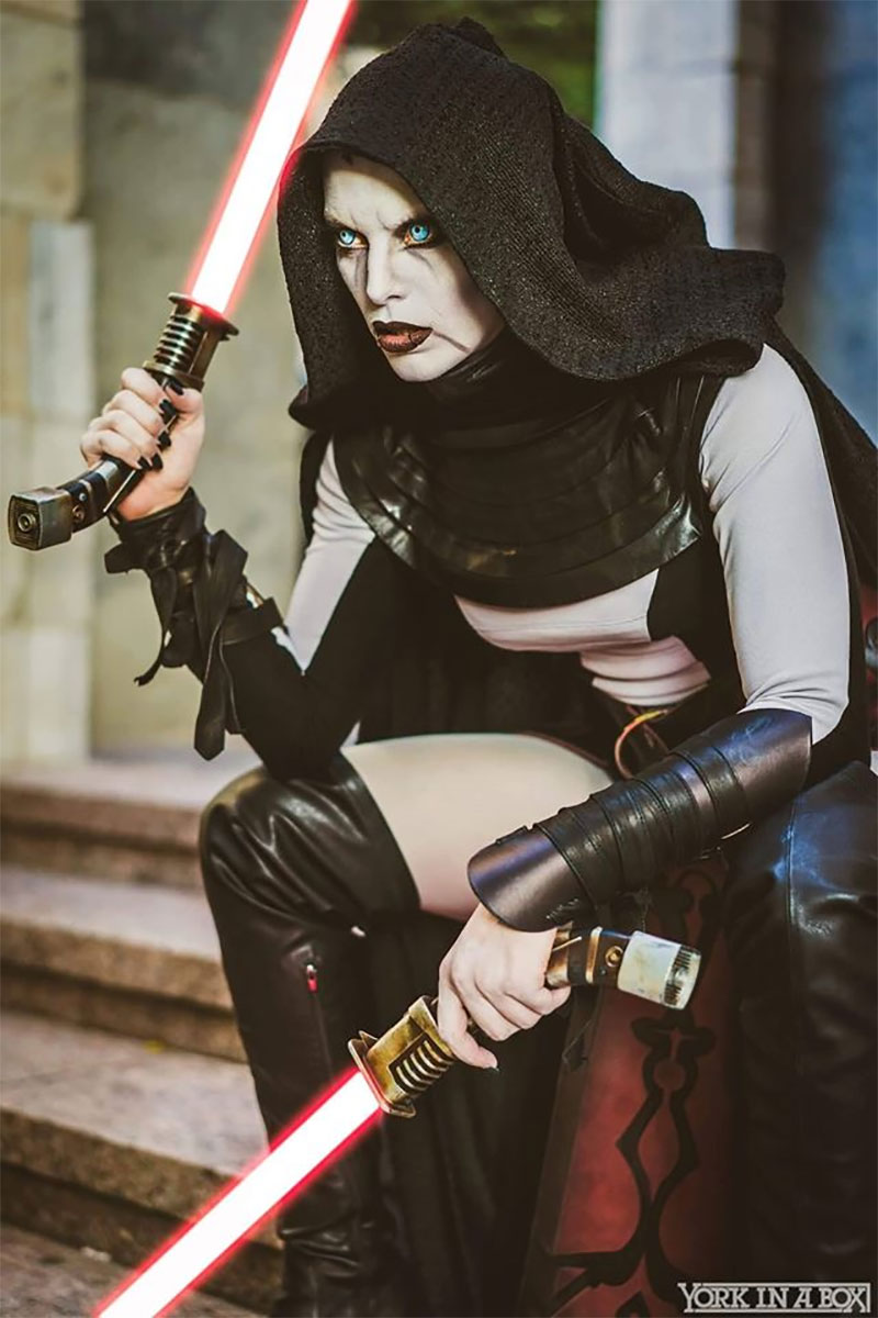 The Dark Side Always Gets The Cooler Outfits