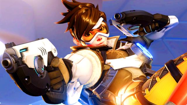 Overwatch Pro Rips Through The Other Team As Tracer