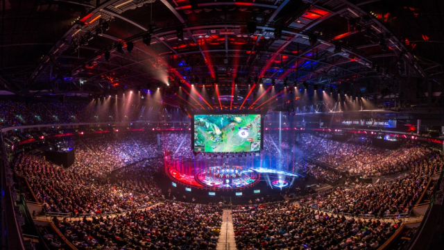 Where to watch the LoL Worlds 2022 Finals