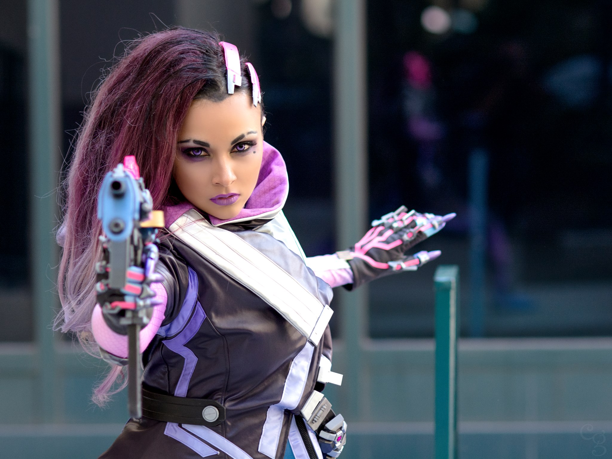 Blizzard Had Official Sombra Cosplay Made For Her Reveal